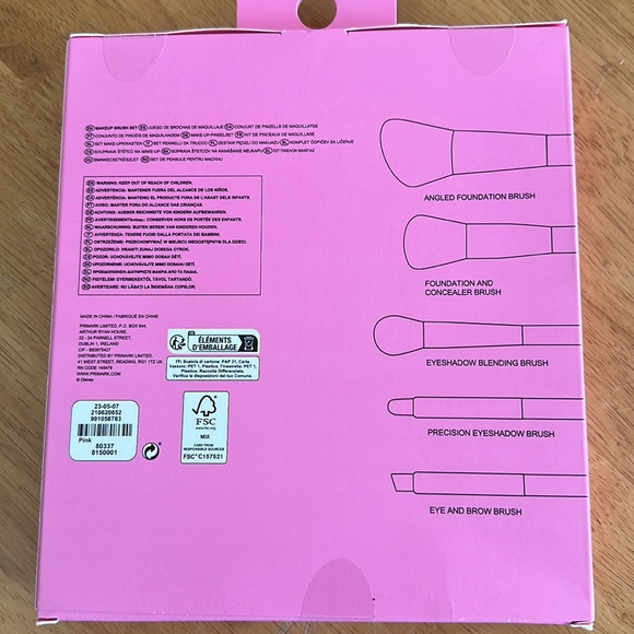 Minnie Mouse Makeup Brushes - Picture 3 of 3